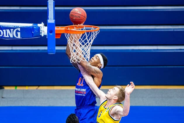 Kyndahl Hill 11 Syntainics MBC , Niels Giffey 5 Alba Berlin during the match Season 2020 2021 Men in the EasyCredit Bundesliga between Syntainics MBC and Alba Berlin at Stadthalle Weissenfels on 16 March 2021 in Weissenfels, Sachsen Anhalt, Germany
