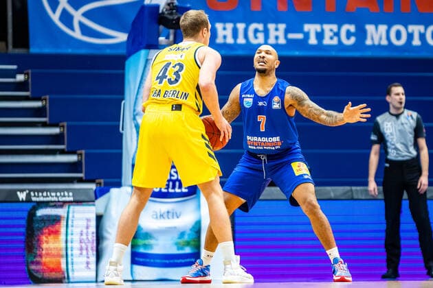 Sergio Kerusch 7 Syntainics MBC , Luke Sikma 43 Alba Berlin during the match Season 2020 2021 Men in the EasyCredit Bundesliga between Syntainics MBC and Alba Berlin at Stadthalle Weissenfels on 16 March 2021 in Weissenfels, Sachsen Anhalt, Germany