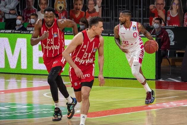 JaJuan Johnson 25 FC Bayern , Zan Mark Sisko 31 FC Bayern , Alex Hamilton 0 Telekom Baskets Bonn , FC Bayern Basketball vs Telekom Baskets Bonn, BBL, 16 03 2021 Muenchen Bayern Germany Copyright: xkolbert-press UlrichxGamelx