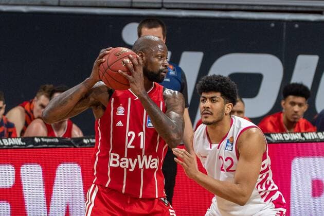 James Gist 21 FC Bayern , Gabriel De Oliveira 22 Telekom Baskets Bonn , FC Bayern Basketball vs Telekom Baskets Bonn, BBL, 16 03 2021 Muenchen Bayern Germany Copyright: xkolbert-press UlrichxGamelx