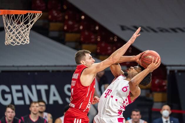 D Kraemer 3 FC Bayern , Jalen Hudson 6 Telekom Baskets Bonn , FC Bayern Basketball vs Telekom Baskets Bonn, BBL, 16 03 2021 Muenchen Bayern Germany Copyright: xkolbert-press UlrichxGamelx
