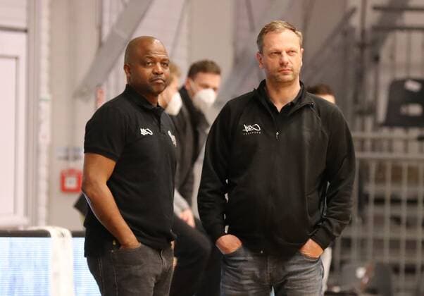 17 03 2021 Basketball Saison 2019 2020 2 Bundesliga Pro A 8 Spieltag Nürnberg Falcons Basketball Club NBC Tigers Tübingen DaMa Derrick Taylor Co Coach Assistant Coach Nürnberg Falcons BC NBC Ralph Junge Trainer General Manager Head Coach Nürnberg Falcons BC NBC nacd