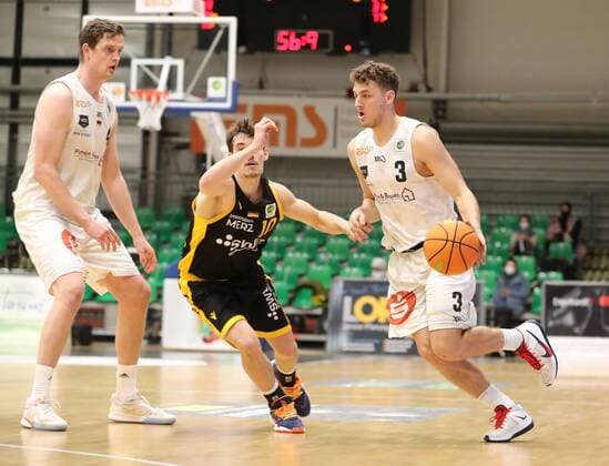 17 03 2021 Basketball Saison 2019 2020 2 Bundesliga Pro A 8 Spieltag Nürnberg Falcons Basketball Club NBC Tigers Tübingen DaMa Moritz Sanders 4, Nürnberg Falcons BC NBC Gianni Otto 10, Tigers Tübingen, Tigers Tuebingen Marcell Pongo 3, Nürnberg Falcons BC NBC