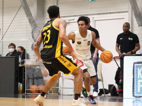 17 03 2021 Basketball Saison 2019 2020 2 Bundesliga Pro A 8 Spieltag Nürnberg Falcons Basketball Club NBC Tigers Tübingen DaMa Simons Troy Richard 23, Tigers Tübingen, Tigers Tuebingen Tra Holder 0, Nürnberg Falcons BC NBC