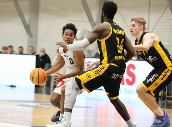 17 03 2021 Basketball Season 2019 2020 2 Bundesliga Pro A 8 Spieltag Nürnberg Falcons Basketball Club NBC Tigers Tübingen DaMa Tra Holder 0, Nürnberg Falcons BC NBC Roland Nyama 24, Tigers Tübingen, Tigers Tuebingen Timo Lanmüller Lanmueller 77, Tigers Tübingen, Tigers Tuebingen