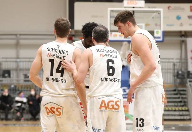 17 03 2021 Basketball Season 2019 2020 2 Bundesliga Pro A 8 Spieltag Nürnberg Falcons Basketball Club NBC Tigers Tübingen DaMa Sebastian Schröder Schroeder 14, Nürnberg Falcons BC NBC Mario Kegler 1, Nürnberg Falcons BC NBC Martin Bogdanov 6, Nürnberg Falcons BC NBC Jonathan Maier 13, Nürnberg Falcons BC NBC consult with.