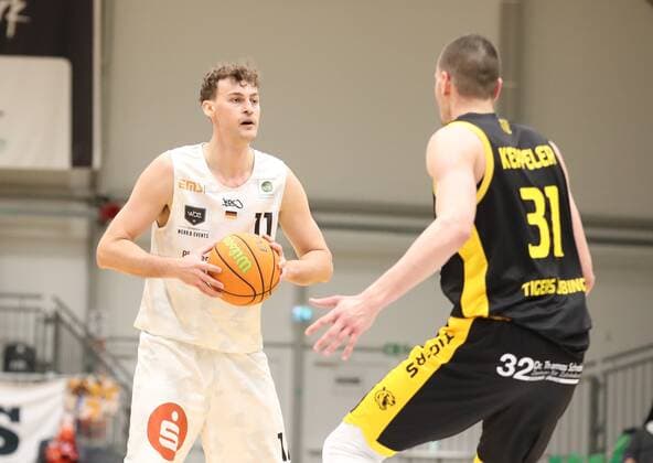 17 03 2021 Basketball Season 2019 2020 2 Bundesliga Pro A 8 Spieltag Nürnberg Falcons Basketball Club NBC Tigers Tübingen DaMa Phillip Daubner 11, Nürnberg Falcons BC NBC Daniel Keppeler 31, Tigers Tübingen, Tigers Tuebingen.