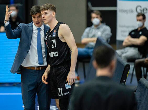 Head Coach Pedro Calles Towers in conversation with Justus Hollatz Towers 17 03 21, Hamburg Wilhelmsburg, easy Credit BBL, Basketball Bundesliga, 2020 2021 season, 24 match day Â