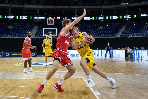 Basketball Berlin 18 03 2021 Season 2020 2021 Euroleague Regular Season Alba Berlin Olympiakos Piraeus Luke Sikma Alba Berlin, No 43 Sasha Vezenkov Piraeus, No 14