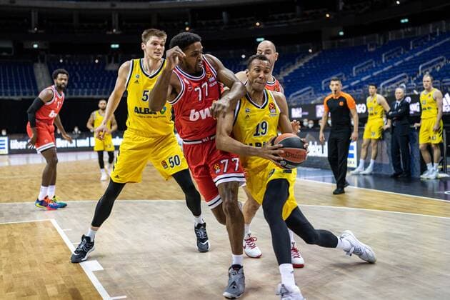 Basketball Berlin 18 03 2021 Season 2020 2021 Euroleague Regular Season Alba Berlin Olympiakos Piraeus Louis Olinde Alba Berlin, No 19 Shaquielle McKissic Piraeus, No 77
