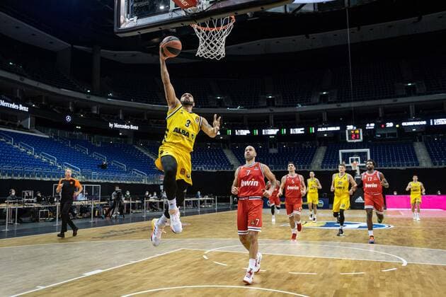 Basketball Berlin 18 03 2021 Season 2020 2021 Euroleague Regular Season Alba Berlin Olympiakos Piraeus Peyton Siva Alba Berlin, No 03 Vassilis Spanoulis Piraeus, No 07
