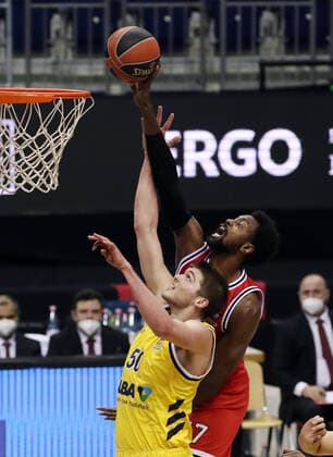 Ben Lammers, Livio Jean Charles Action Game Scene Duel Sports Basketball EuroLeague Men Season 2020 2021 18 03 2021 ALBA Berlin vs Olympiakos Piraeus Piraeus