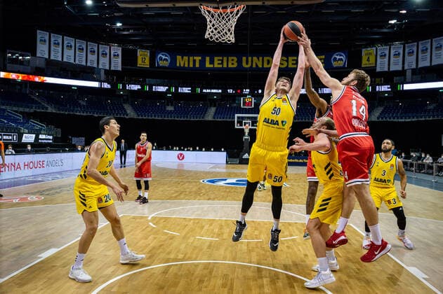 Basketball Berlin 18 03 2021 Season 2020 2021 Euroleague Regular Season Alba Berlin Olympiakos Piraeus Ben Lammers Alba Berlin, No 50 Sasha Vezenkov Piraeus, No 14