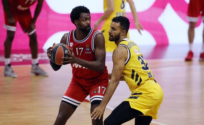 Livio Jean Charles, Johannes Thiemann Action Game Scene Duel Sports Basketball EuroLeague Men Season 2020 2021 18 03 2021 ALBA Berlin vs Olympiakos Piraeus Piraeus