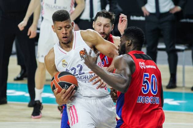 Mandatory Credit: Photo by Irina R Hipolito Shutterstock (11805729am) Walter Samuel Tavares da Veiga of Real Madrid and Nikita Kurbanov of CSKA Moscow in action during Euroleague basketball match played between Real Madrid and PBC CSKA Moscow at Wizink Center stadium on March 18, 2021 in Madrid, Spain. Basket: Euroleague- Real Madrid v CSKA Moscow, Spain - 18 Mar 2021 Basket: Euroleague- Real Madrid v CSKA Moscow, Spain - 18 Mar 2021  Copyright: xIrinaxRxHipolito Shutterstockx 11805729am