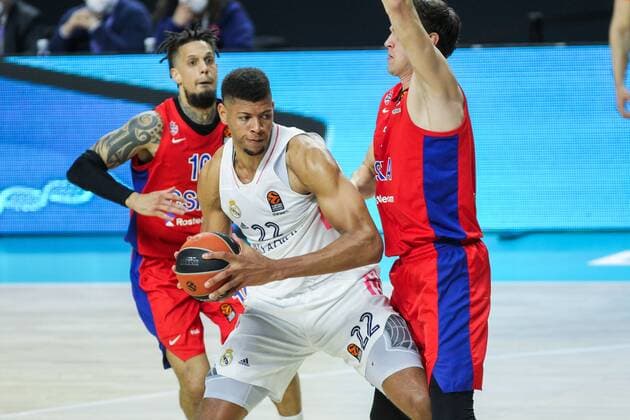 Mandatory Credit: Photo by Irina R Hipolito Shutterstock (11805729ai) Walter Samuel Tavares da Veiga of Real Madrid and Johannes Voigtmann of CSKA Moscow in action during Euroleague basketball match played between Real Madrid and PBC CSKA Moscow at Wizink Center stadium on March 18, 2021 in Madrid, Spain. Basket: Euroleague- Real Madrid v CSKA Moscow, Spain - 18 Mar 2021 Basket: Euroleague- Real Madrid v CSKA Moscow, Spain - 18 Mar 2021  Copyright: xIrinaxRxHipolito Shutterstockx 11805729ai