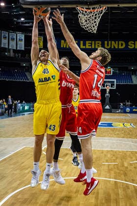 Basketball Berlin 18 03 2021 Season 2020 2021 Euroleague Regular Season Alba Berlin Olympiakos Piraeus Luke Sikma Alba Berlin, No 43 Sasha Vezenkov Piraeus, No 14