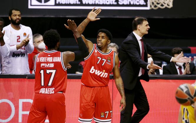 Livio Jean Charles, Shaquielle McKissic cheering joy emotion sport basketball EuroLeague men season 2020 2021 18 03 2021 ALBA Berlin vs Olympiakos Piraeus Piraeus