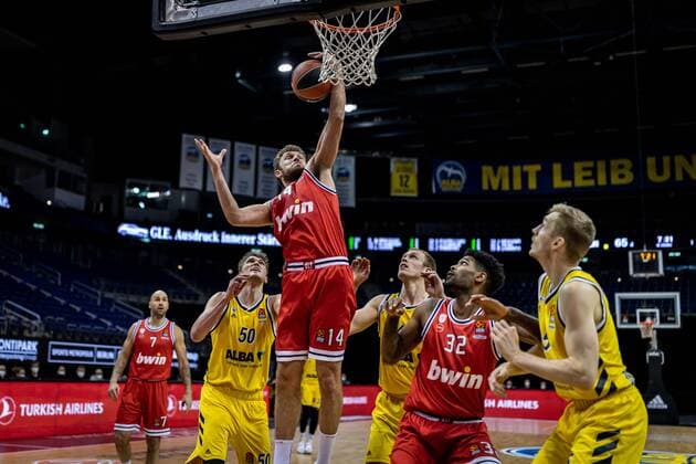 Basketball Berlin 18 03 2021 Season 2020 2021 Euroleague Regular Season Alba Berlin Olympiakos Piraeus Sasha Vezenkov Piraeus, No 14 Ben Lammers Alba Berlin, No 50