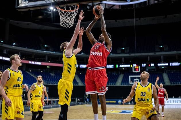 Basketball Berlin 18 03 2021 Season 2020 2021 Euroleague Regular Season Alba Berlin Olympiakos Piraeus Octavius Ellis Piraeus, No 32 Ben Lammers Alba Berlin, No 50