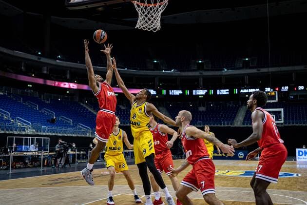 Basketball Berlin 18 03 2021 Season 2020 2021 Euroleague Regular Season Alba Berlin Olympiakos Piraeus Shaquielle McKissic Piraeus, No 77 Louis Olinde Alba Berlin, No 19