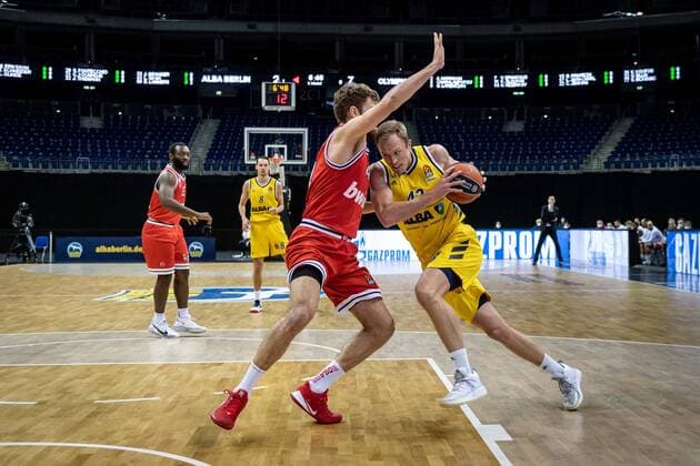 Basketball Berlin 18 03 2021 Season 2020 2021 Euroleague Regular Season Alba Berlin Olympiakos Piraeus Luke Sikma Alba Berlin, No 43 Sasha Vezenkov Piraeus, No 14