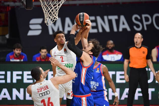 Wade Baldwin FCB , action,one-on-one against SERTAC SANILI IS under the basket Basketball EuroLeague 30 Matchday FC Bayern Muenchen Anadolu Efes Istanbul on 19 03 2021 A U D I D O M E