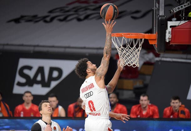 19 03 2021, xemx, Basketball EuroLeague, FC Bayern Muenchen Anadolu Efes Istanbul emspor, v l Nick Weiler Babb FC Bayern Basketball with Korbleger Muenchen