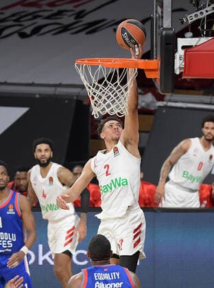 19 03 2021, xemx, Basketball EuroLeague, FC Bayern Muenchen Anadolu Efes Istanbul emspor, v l Wade Baldwin FC Bayern Basketball with Korbleger Muenchen