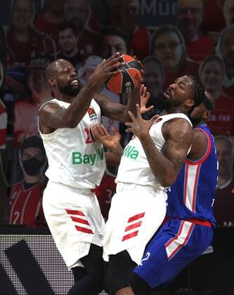 Confusion Bayerns 21 James GIST and 8 Jalen REYNOLDS Basketball, FC Bayern Anadolu EFES, Euroleague, 2020 2021 season, on 19 3 2021 in Munich, A U D I D O M E, Germany Source Copyright Credit Oryk HAIST. x1DX37084.Isx