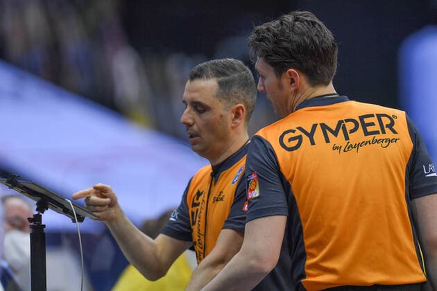 GER, Basketball, EWE Baskets Oldenburg vs Rasta Vechta 19 03 2021, EWE Arena, Oldenburg, GER, easy Credit BBL, EWE Baskets Oldenburg vs Rasta Vechta, in picture foul or not Gentian CICI referee DBB FIBA Moritz KRÜPER KRUEPER referee DBB nordphotoxRojahn nph00310