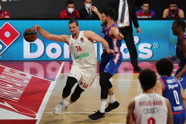 Paul Zipser Munich and Vasilije Micic Istanbul GER, FC Bayern Basketball vs Anadolu Efes Istanbul, Basketball, EuroLeague, Matchday 30, Season 2020 2021, 19 03 2021, GER, FC Bayern Basketball vs Anadolu Efes Istanbul, Basketball, EuroLeague, Matchday 30, Season 2020 2021, 19 03 2021, Munich. Copyright: xEIBNER MarcelxEngelbrechtx EP_EER