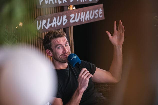 Alexander Walkenhorst on the TecTake Content Couch of the German Beach Trophy, Trummer Wernitz vs Hoerl Leitner, Beachvolleyball, German Beach Trophy, 3 match day, 19 03 2021, Trummer Wernitz vs Hoerl Leitner, Beachvolleyball, German Beach Trophy, 3 match day, 19 03 2021 Duesseldorf Copyright: xFlorianxTREIBERx xEibner-Pressefotox EP_FTR