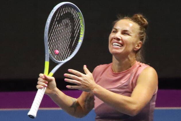 ST PETERSBURG, RUSSIA - MARCH 20, 2021: Russia s Svetlana Kuznetsova in a 2021 WTA, Tennis Damen Premier St Petersburg Ladies Trophy semifinal singles match against Russia s Daria Kasatkina at Sibur Arena. Alexander Demianchuk TASS  TS0F9F66