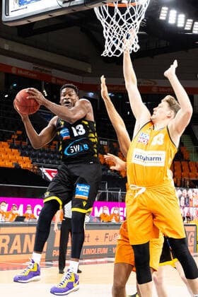 13 Polas Bartolo MHP Riesen Ludwigsburg, Patrick Heckmann Ratiopharm Ulm 33 GER, Ratiopharm Ulm vs MHP Riesen Ludwigsburg, easycredit 1 Bundesliga Basketball, 24 Matchday, Season 2020 21, 20 03 2021 Ratiopharm Ulm vs MHP Riesen Ludwigsburg, 1 Basketball Bundesliga New Ulm. Copyright: xEibner-Pressefoto RogerxBuerkex EP_EER