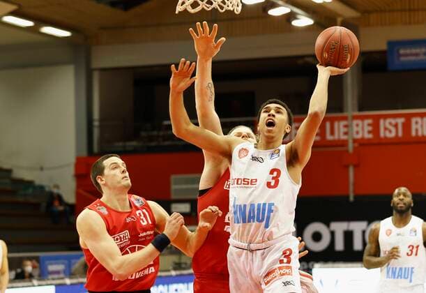 20 03 2021, Basketball, BBL 2020 2021, 24 Matchday, JobStairs GIESSEN 46ers s Oliver Wuerzburg, GER, Giessen, Sporthalle Giessen Ost, picture from left Scottie James JobStairs GIESSEN 46ers , John Bryant JobStairs GIESSEN 46ers und Tyson Ward s Oliver Wuerzburg Copyright: HMBxMedia xHeikoxBecker