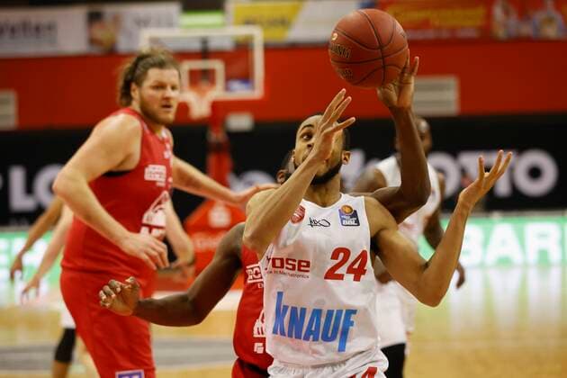 20 03 2021, Basketball, BBL 2020 2021, 24 Matchday, JobStairs GIESSEN 46ers s Oliver Wuerzburg, GER, Giessen, Sporthalle Giessen Ost, Picture Jonathan Stark JobStairs GIESSEN 46ers stoert Cameron Hunt s Oliver Wuerzburg Copyright: HMBxMedia xHeikoxBecker