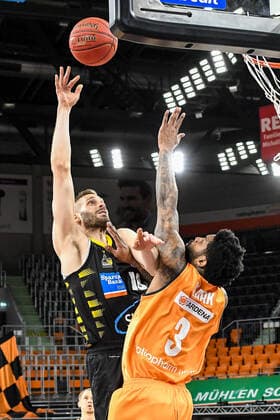 GER, BBL, ratiopharm ulm vs MHP RIESEN Ludwigsburg 20 03 2021, ratiopharm arena, Neu Ulm, GER, BBL, ratiopharm ulm vs MHP RIESEN Ludwigsburg, in picture Jonas Wohlfarth Bottermann Ludwigsburg, 18 cant get through against Cameron Clark Ulm, 3 nordphotoxGmbHx xHafner nph00200