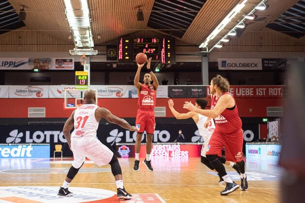 easyCredit Basketball Bundesliga JobStairs Giessen 46ers s Oliver Wuerzburg, 20 03 21 Brandon Thomas 33 Giessen 46ers , Murphy Holloway 31 Wuerzburg Sports Hall Giessen East Giessen, 20 03 21 Copyright: xBEAUTIFULxSPORTS Roeczeyx