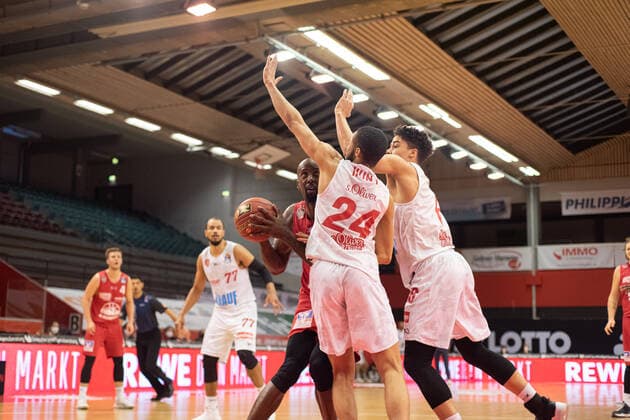 easyCredit Basketball Bundesliga JobStairs Giessen 46ers s Oliver Wuerzburg, 20 03 21 Brandon Bowman 15 Giessen 46ers , Cameron Hunt 24 Wuerzburg , Sporthalle Giessen Ost Giessen, 20 03 21 Copyright: xBEAUTIFULxSPORTS Roeczeyx