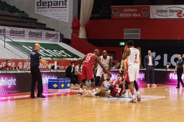 easyCredit Basketball Bundesliga JobStairs Giessen 46ers s Oliver Wuerzburg, 20 03 21 Brandon Bowman 15 Giessen 46ers , Perry Jones 1 Wuerzburg , Cameron Hunt 24 Wuerzburg , Ferdinand Zylka 10 Giessen 46ers Sporthalle Giessen Ost Giessen, 20 03 21 Copyright: xBEAUTIFULxSPORTS Roeczeyx