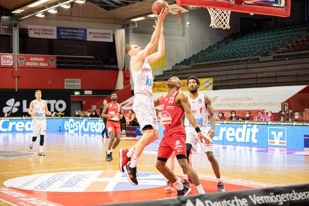 easyCredit Basketball Bundesliga JobStairs Giessen 46ers s Oliver Wuerzburg, 20 03 21 Brandon Thomas 33 Giessen 46ers , Perry Jones 1 Wuerzburg Sporthalle Giessen Ost Giessen, 20 03 21 Copyright: xBEAUTIFULxSPORTS Roeczeyx
