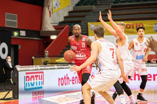 easyCredit Basketball Bundesliga JobStairs Giessen 46ers s Oliver Wuerzburg, 20 03 21 Brandon Bowman 15 Giessen 46ers , Nils Hassfurther 7 Wuerzburg , Sports Hall Giessen East Giessen, 20 03 21 Copyright: xBEAUTIFULxSPORTS Roeczeyx