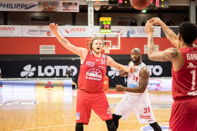 easyCredit Basketball Bundesliga JobStairs Giessen 46ers s Oliver Wuerzburg, 20 03 21 John Bryant 54 Giessen 46ers , Florian Koch 21 Wuerzburg Sporthalle Giessen Ost Giessen, 20 03 21 Copyright: xBEAUTIFULxSPORTS Roeczeyx