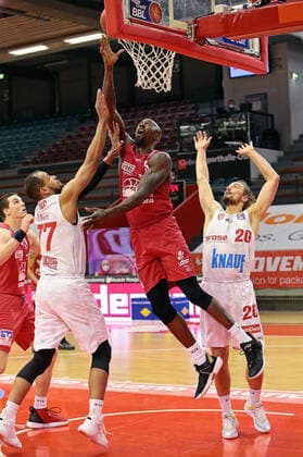 20 03 2021, xovx, Basketball BBL, JobStairs Giessen 46ers s Oliver Würzburg v l Scottie James Jr Giessen 46ers , Alex King s Oliver Würzburg , Brandon Bowman Giessen 46ers , Julian Albus s Oliver Würzburg Giessen Sporthalle Giessen Ost Hessen Germany EN