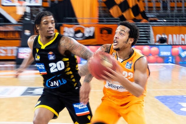 Troy Caupain Ratiopharm Ulm 23 , Desi Rodriguez MHP Riesen Ludwigsburg 20 GER, Ratiopharm Ulm vs MHP Riesen Ludwigsburg, easycredit 1 Bundesliga Basketball, Matchday 24, Season 2020 21, 20 03 2021 Ratiopharm Ulm vs MHP Riesen Ludwigsburg, 1 Basketball Bundesliga New Ulm. Copyright: xEibner-Pressefoto RogerxBuerkex EP_EER