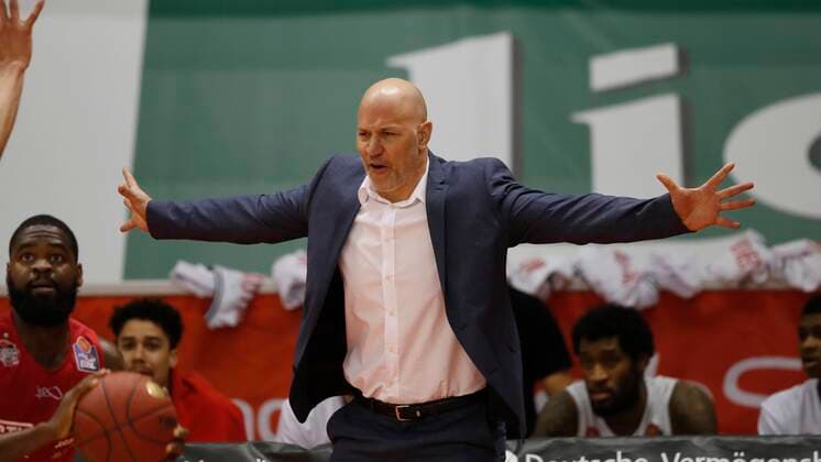 20 03 2021, Basketball, BBL 2020 2021, 24 match day, JobStairs GIESSEN 46ers s Oliver Wuerzburg, GER, Giessen, Sporthalle Giessen Ost, picture head coach Denis Wucherer s Oliver Wuerzburg. Copyright: HMBxMedia xHeikoxBecker