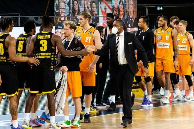 MHP Riesen Ludwigsburg defeats Ratiopharm Ulm with 77 83, jubilation and joy at the Giants LB GER, Ratiopharm Ulm vs MHP Riesen Ludwigsburg, easycredit 1 Bundesliga Basketball, 24 Matchday, Season 2020 21, 20 03 2021 Ratiopharm Ulm vs MHP Riesen Ludwigsburg, 1 Basketball Bundesliga New Ulm Copyright: xEibner-Pressefoto RogerxBuerkex EP_EER