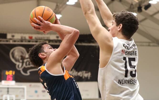 20 03 2021 Basketball Season 2019 2020 2 Bundesliga Pro A 27 Spieltag Nürnberg Falcons Basketball Club NBC Rostock Seawolves DaMa Jarelle Reischel 3, Rostock Seawolves Fynn Fischer 15, Nürnberg Falcons BC NBC