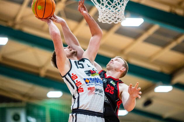 Marco Rahn 15 BSW Sixers , Vladimir Migunov 20 ETV Hamburg Basketball during the season 2020 21 Men in the Barmer Bundesliga ProB between BSW Sixers and ETV Hamburg Basketball at the Ballsporthalle Sandersdorf on 20 March 2021 in Sandersdorf, Saxony Anhalt, Germany